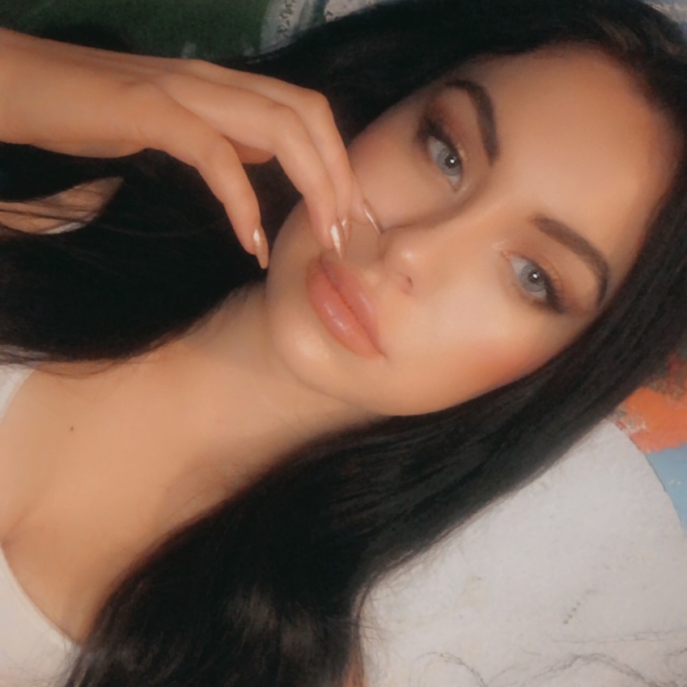 Meet your Posher, Leena